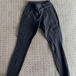 Athleta cargo leggings never worn